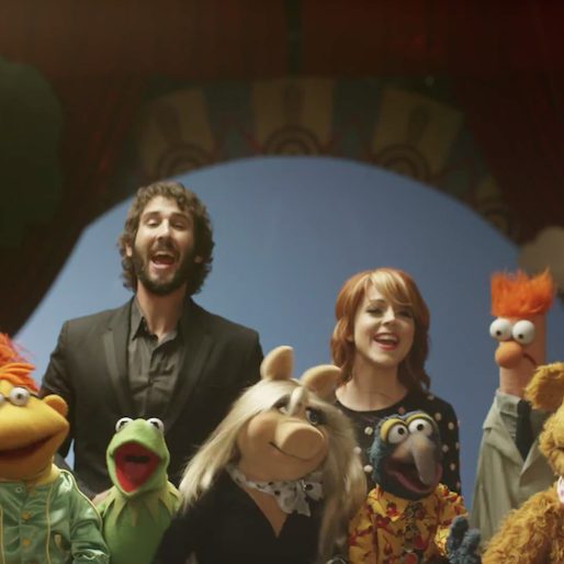 The Muppets Join Josh Groban and Violinist Lindsey Stirling To Perform 