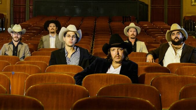 Song Premiere: Mike and the Moonpies – “Mockingbird”