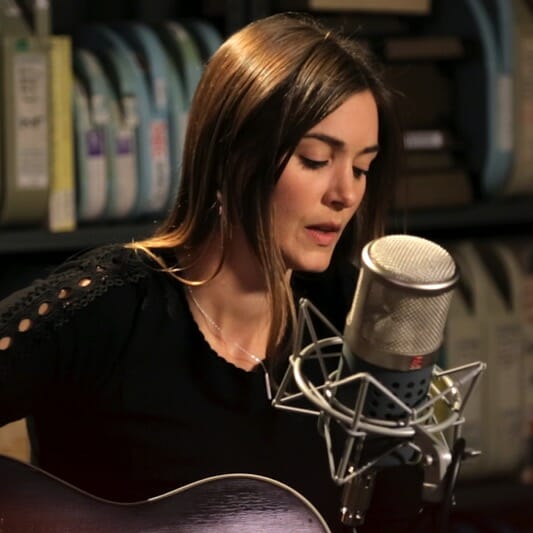 Live at the Paste Studio: Jill Andrews - 