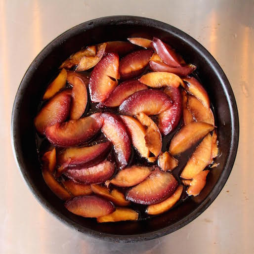 How to Solar Caramelize Perfect Rooftop Peaches and Plums