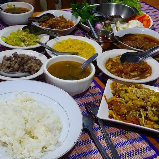 5 Must-Try Burmese Dishes