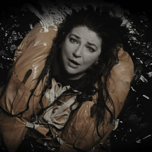 Watch Kate Bush's Disconcertingly Realistic New Video for Her 1985 Classic 