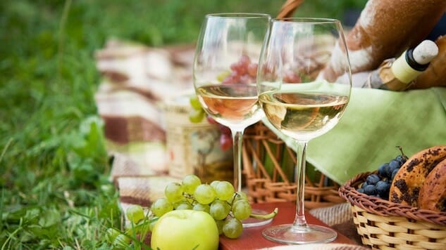 Wine Alfresco: The Best Wines for a Picnic