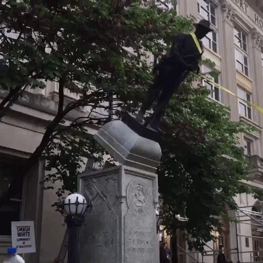 Protesters in Durham, North Carolina Took Down a Confederate Statue