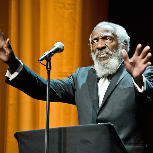 Dick Gregory, Groundbreaking Comedian and Civil Rights Activist, Dies at 84