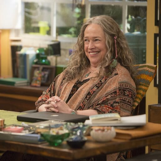 Netflix's Disjointed Could've Been a Dope Meta-Sitcom—If It Weren't So Damned Lazy