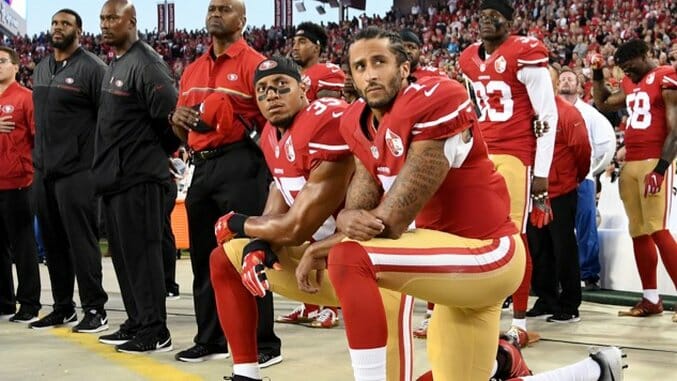 NFL Players Didn’t Stand For the Anthem Before 2009. Then Things Got All Patriotic ™.