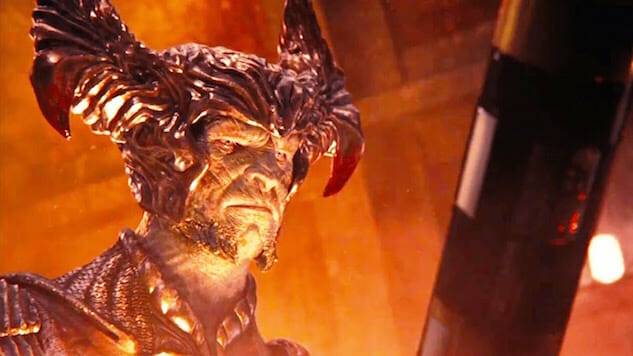 The Justice League Team up Against Steppenwolf in This New Clip