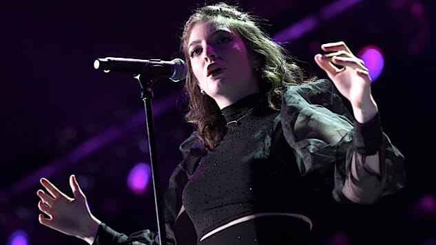 Watch Lorde Cover Bruce Springsteen’s “I’m On Fire”