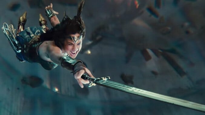 DCEU Slate, Aquaman Footage, The Batman News and Justice League Trailer at Comic-Con