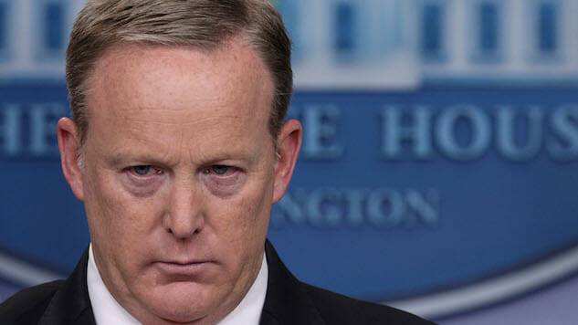 All Hail the Christmas Oaf: Sean Spicer Makes an Idiot of Himself on Instagram