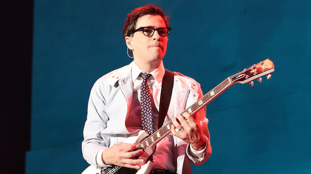 Watch Weezer’s Rivers Cuomo Cover R.E.M., Oasis, Pixies and Smashing Pumpkins