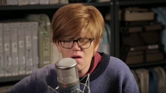 Watch Brett Dennen Play a Haunting “Strawberry Road” at Paste