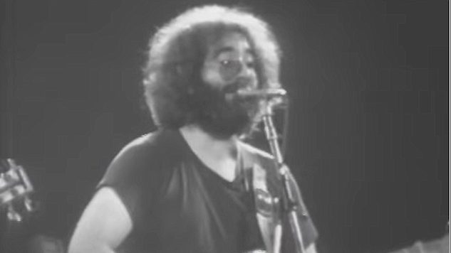 Watch the Jerry Garcia Band Turn a Sweet Standard into a 1977 Jam Session