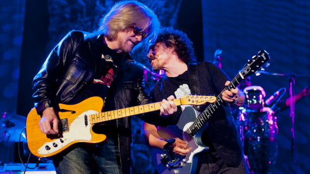 Hear Hall & Oates Play 