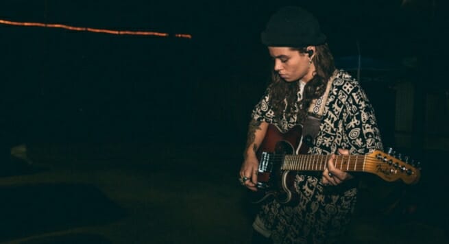 Tash Sultana - Can't Buy Happiness (Official Music Video) 
