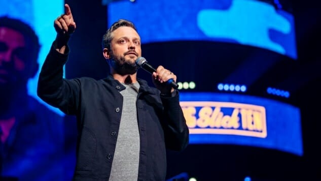 Nate Bargatze on His Sitcom Pilot, Beat-up Busses and the Comfort of Applebee’s