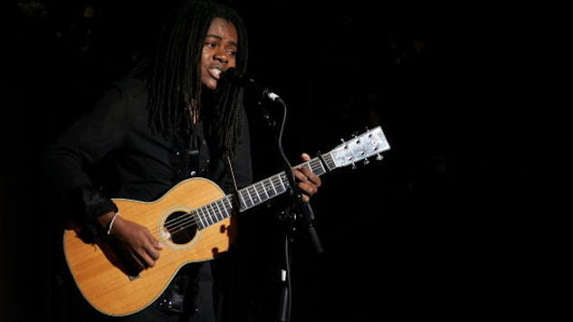 Listen to Tracy Chapman’s Powerful Performance of “Fast Car” on This Day in 1988
