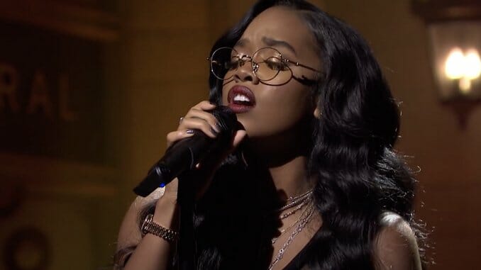 Watch H.E.R. Debut “Hold On” on SNL
