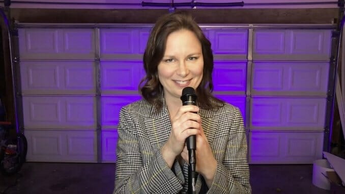 Mary Lynn Rajskub Shows Us How to Do Comedy During a Pandemic in Her New Stand-up Special