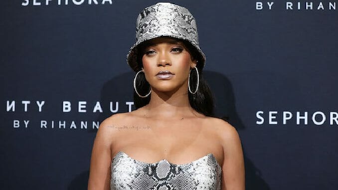 Rihanna Is Now a Billionaire