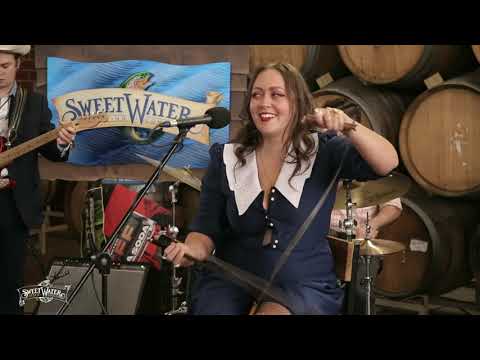 Andrea & Mud - Full Session