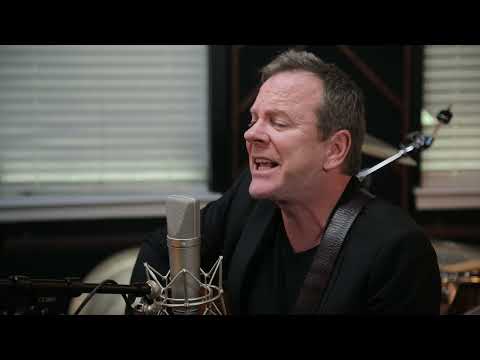 Kiefer Sutherland - Bloor Street