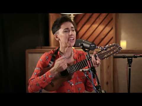 Gina Chavez - Todo Cambia