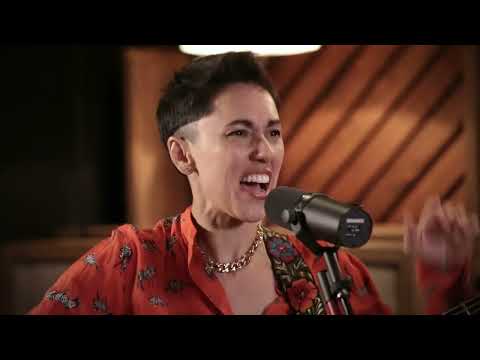 Gina Chavez - La Que Manda