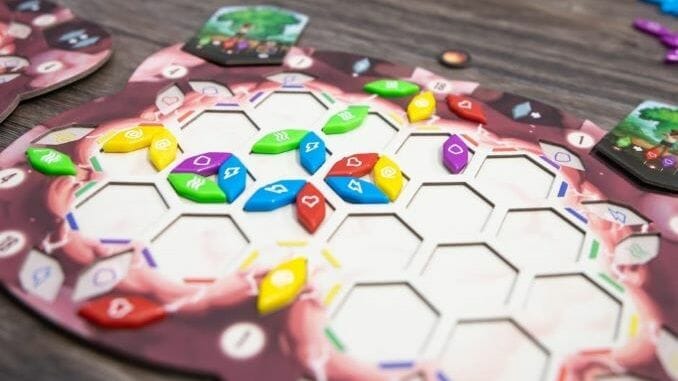 The Board Game Vivid Memories Can’t Overcome Its Awkward, Obtuse Rule Set