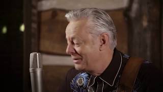 Tommy Emmanuel - You Don't Want to Get You One of Those