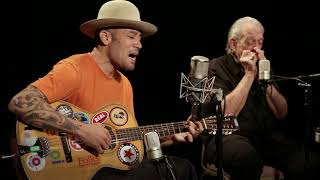 Ben Harper and Charlie Musselwhite - I Trust You to Dig my Grave