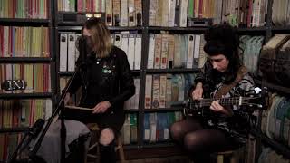 The Coathangers - Crimson Telephone