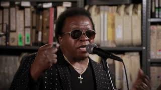Lee Fields & The Expressions - It Rains Love