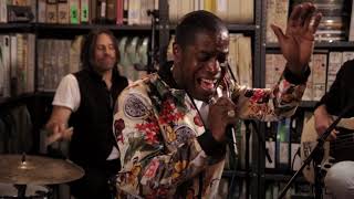Vintage Trouble - My Whole World Stopped Without You