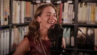 Caroline Jones - Chasin' Me