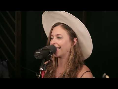 Lindsay Lou - Full Session