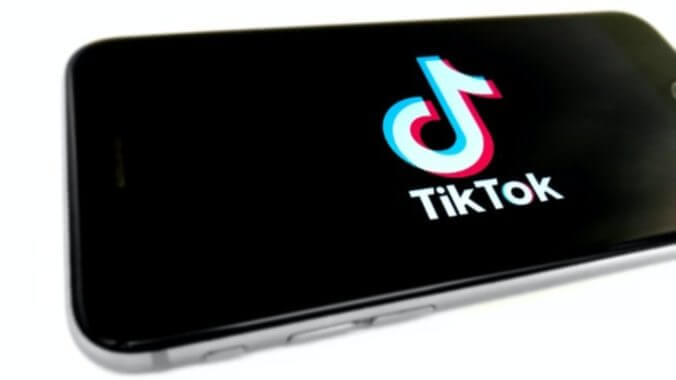 The 2022 TikTok Food Trends That Had Us in a Chokehold