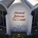 The Howard Johnson Anaheim Hotel Is the Best Deal Near Disneyland