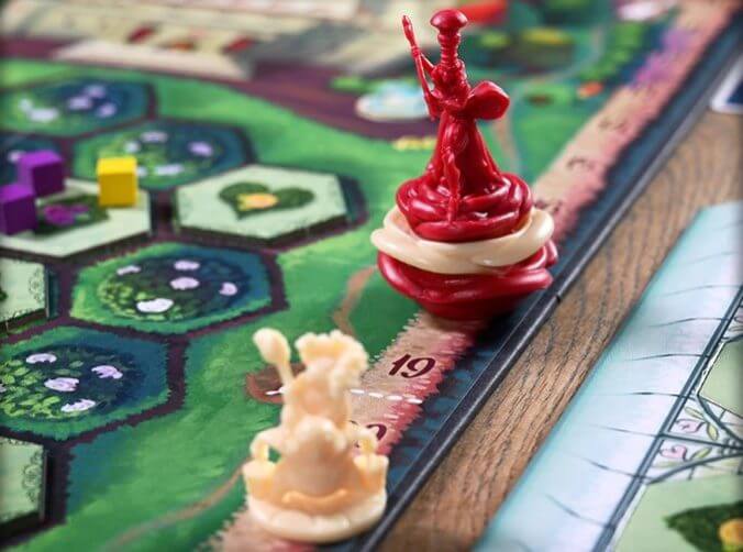 Paint the Roses a cooperative Alice in Wonderland Board Game