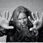 Q&A with Natalie Merchant: On Her Old Collections and Her New One, Keep Your Courage