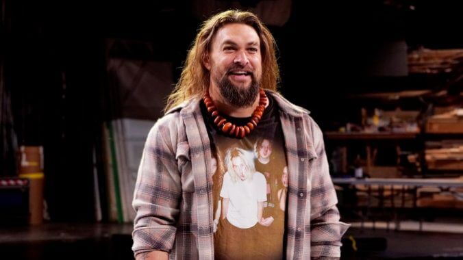 Jason Momoa’s Charms Buoy an Otherwise Soggy Saturday Night Live